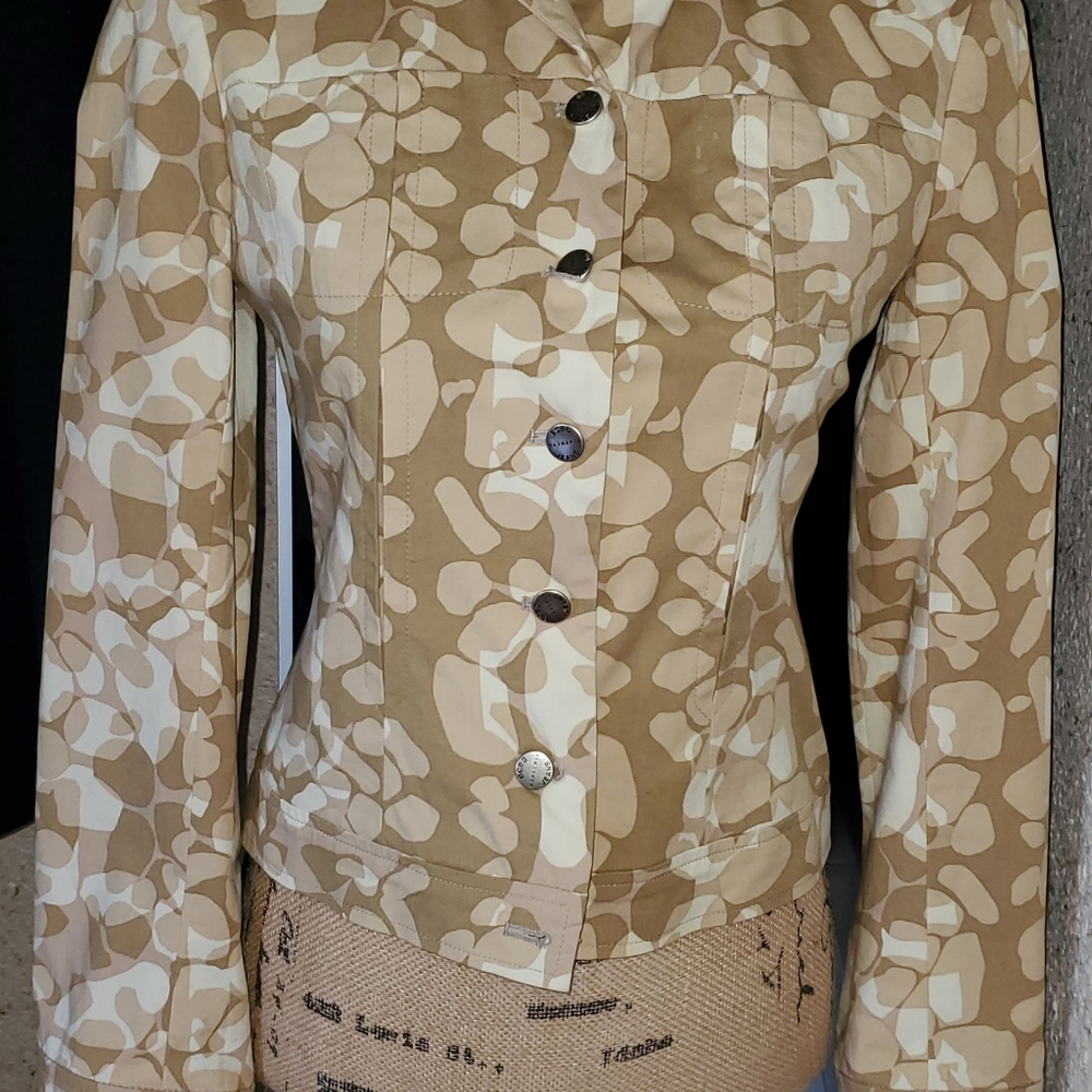 Buttons Jacket - image 2